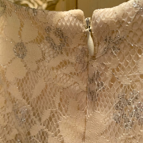 Brand new Jone New York dress in cream color with silver threads . Size : 14 - Picture 11 of 16